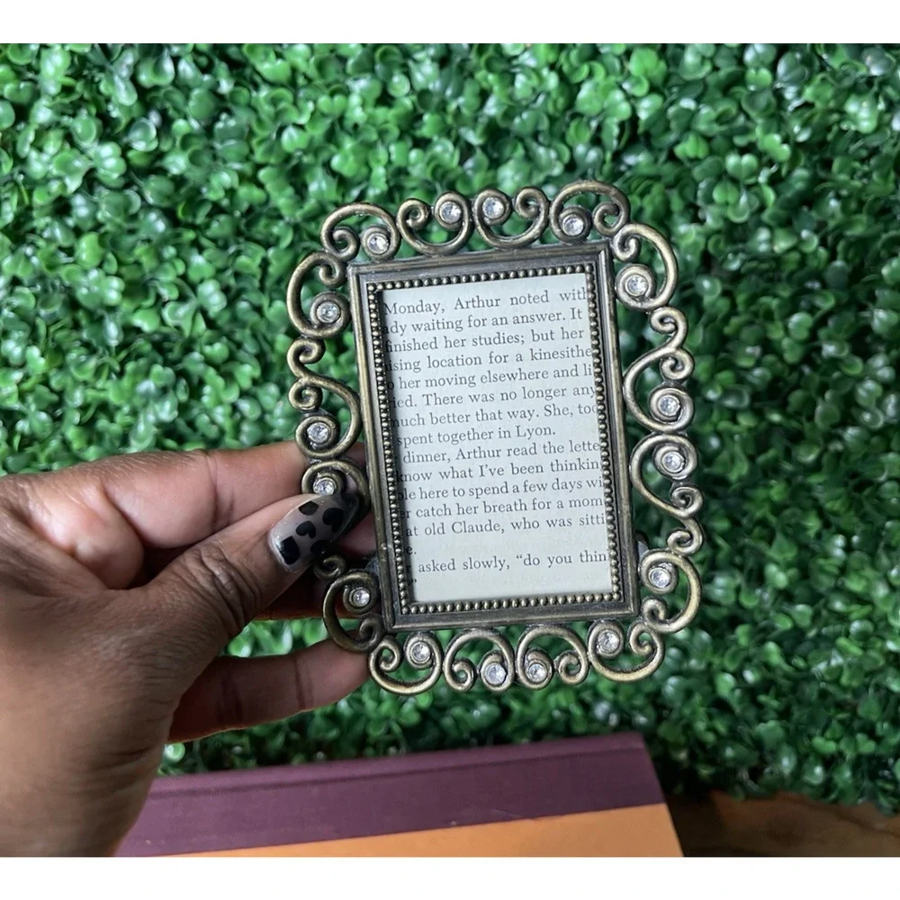 Decor silver jeweled